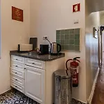 Whome Prime Location With Authentic Charm Lisboa