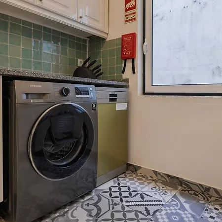 Whome Prime Location With Authentic Charm * Lisboa