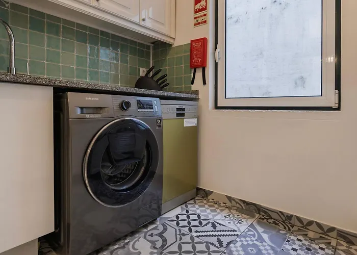 Whome Prime Location Apt With Authentic Lisbon Charm * Lissabon